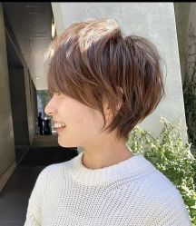 -变画·发型STUDIO