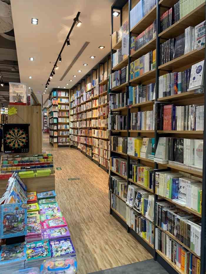 文华书城(扬名广场店)-"以前文华书店还在拱北的时候没周都会去 现.