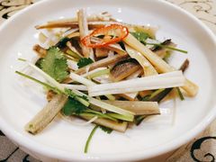 凉拌鳗鱼干-一江春水·杭帮臻宴