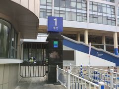 -源深体育中心-停车场
