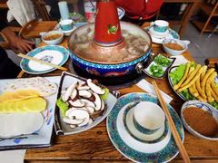 -毛辣果·贵州红酸汤牛肉火锅(西单店)