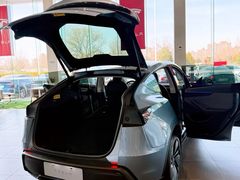 -TESLA 特斯拉(北京南四环中路特斯拉中心)