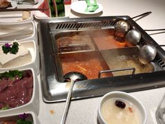 -海底捞火锅鲜切牛肉主题店(长寿路店)