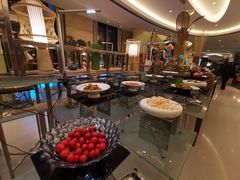 自助取餐区-元一希尔顿酒店·禅自助餐厅·啤酒花园