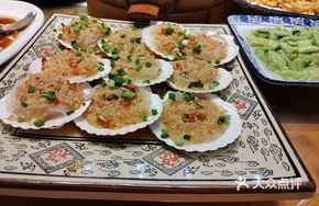 Garlic Steamed Scallop with Rice Noodles