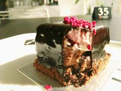 -UNI UNI(环亚凯瑟琳店)