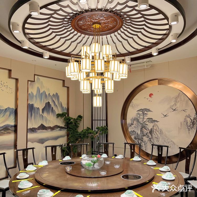 感谢南京土著带路!玄武湖畔30年老店。。