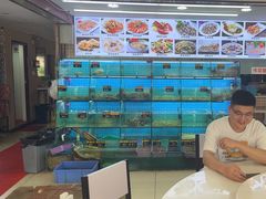 -覃记海鲜美食餐厅