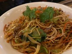 麻辣牛肉炒面-源一咖啡馆(麒麟巷步行街店)