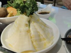 -洪氏嗨捞·广东猪肚鸡·椰子鸡火锅(西咸万象城店)