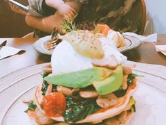 牛油果蘑菇菠菜水波蛋-AFS Cafe & Canteen(闽江二路店)