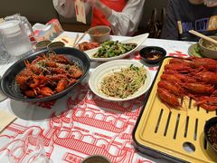 -肥肥虾庄·金牌油焖大虾(汉口城市广场店)