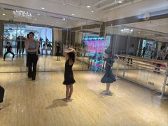 -炫艺舞蹈培训中心(枫尚奥特莱斯店)