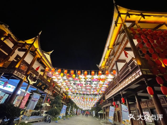 剑河仰阿莎温泉小镇图片