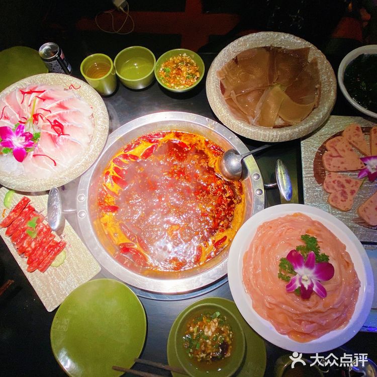 山水溶洞火锅