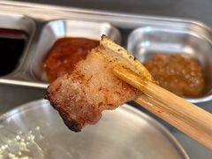 -围炉肉舍•炭烤活鳗•丹东海鲜烤肉(步行街店)