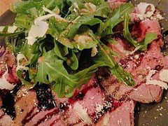 烤牛肉沙拉-羽深肉铺 Steak & Wine