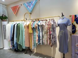 -一揽芳华汉服旗袍体验馆(拙政园店)