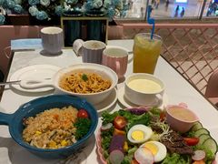 -丽莎沙拉轻食餐厅(国贸店)