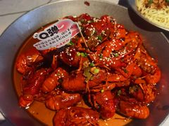 -巴厘龙虾·榜首油焖大虾(音乐学院·沿江酒馆店)