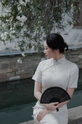 -一揽芳华汉服旗袍体验馆(拙政园店)