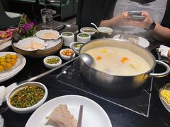 澳门鸡脚猪骨煲-官也街澳门火锅(新源里店)