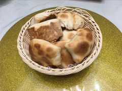 馕坑烤包子-巴扎美食·新疆菜·西域歌舞表演餐厅(新疆大厦店)