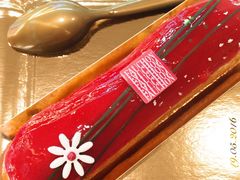 草莓闪电泡芙-FAUCHON