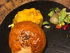 -HIGH FIVE哈福手工汉堡(桂林路店)