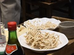 -肖肖酸萝卜鱼火锅(总店)