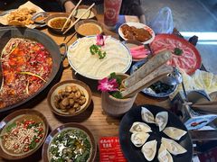 -萍姐火锅·公路夜市(武汉首店)