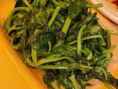 清炒豆苗-龙门阵茶屋川菜馆(武康路店)
