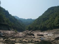 -燕子河大峡谷天坑仙境