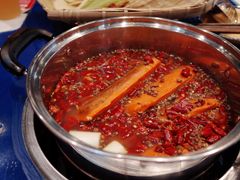 经典锅底-马路边边串串香(双井直营店)