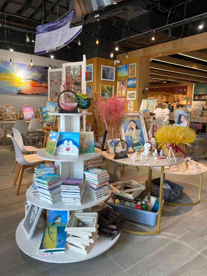 爱聚绘art绘馆 油画·摄影·明星导师 (国贸分店)-"绘画馆特别适合