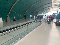 -龙阳路磁悬浮列车总站-停车场