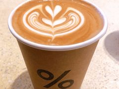 热的咖啡拿铁-% Arabica(京都东山店)