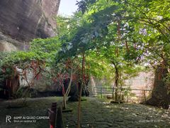 -伍山石窟