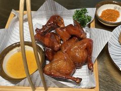 鲜肉虾仁生煎-龍堂蟹黄小笼包(万家丽店)