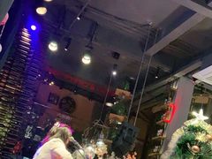 -胡桃里音乐餐厅(陶溪川店)(川湘赣菜·世界百大酒庄直供红酒·音乐表演)