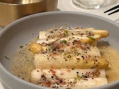 白芦笋配松露奶油酱汁-胡麻(静安嘉里店)