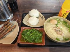 -亮亮面馆(经六路店)
