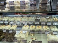 -白玉兰食品甜凤店(合生汇店)