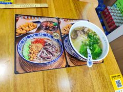 -甘掌门·化州驰名牛杂粉(越秀店)