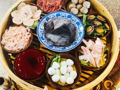 豪华版九大碗-董眼镜火锅(洪崖洞总店)