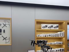 -DJI大疆(深圳华强北曼哈授权体验店)