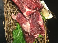 牛小排-虎焱炭火烧肉