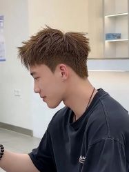 -尤司男士国潮理发馆
