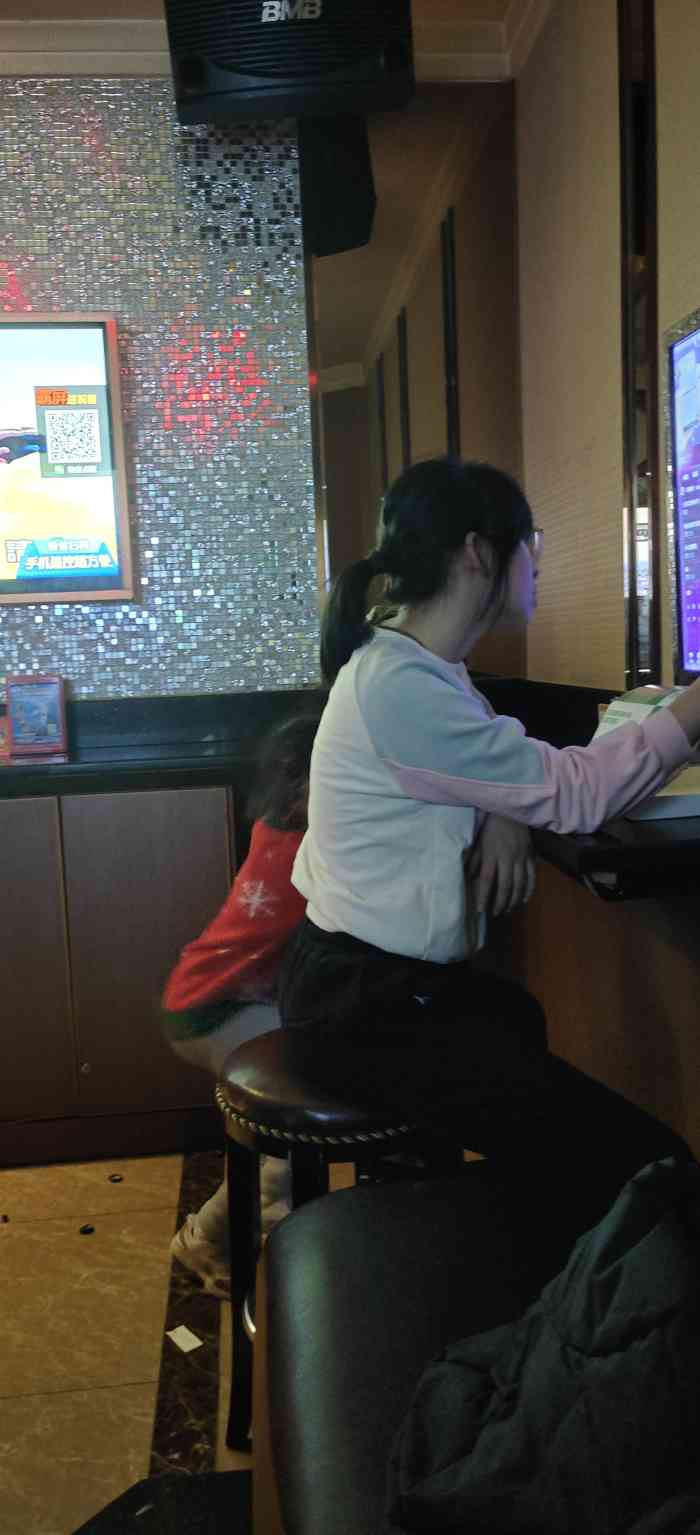满天星量贩ktv(武商城市奥莱店)-"稀烂的地方,网上团购付钱后却打电话