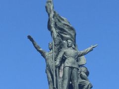 -人民防洪胜利纪念塔